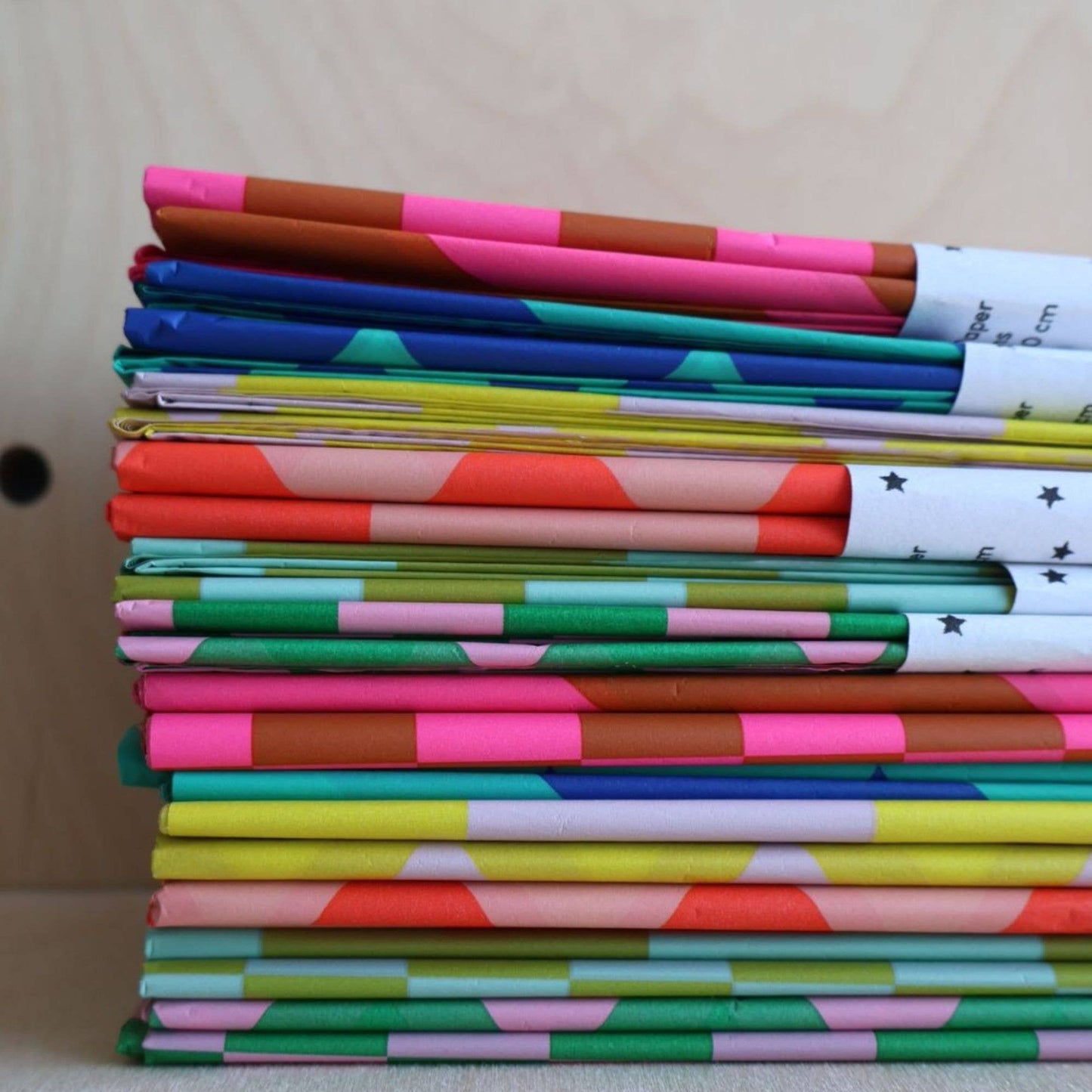 Luxury Patterned Tissue Paper Gift Wrap | Flouro Pink/Lilac