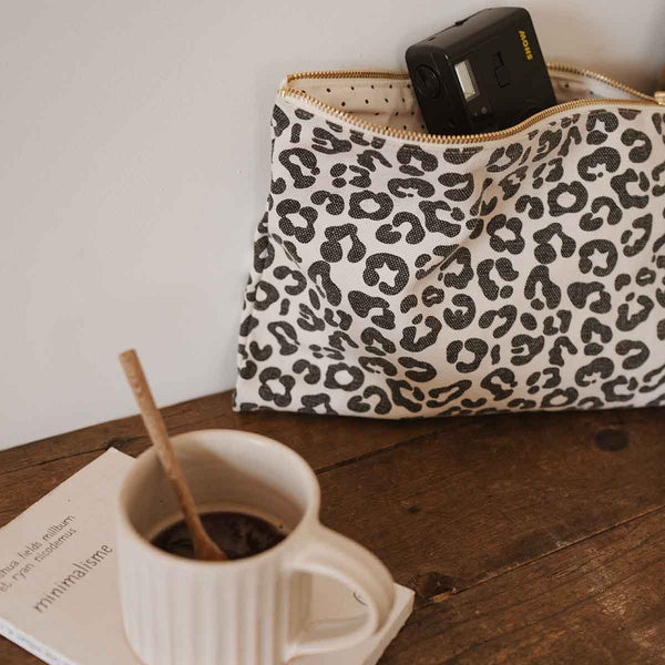 LILI FLAT POUCH GRAOU GREIGE